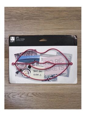 New Umbra Loft Red Lips Wire Mount Photo Holder